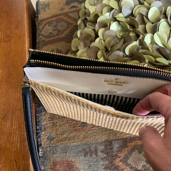 Kate Spade Bag - Picture 4 of 6